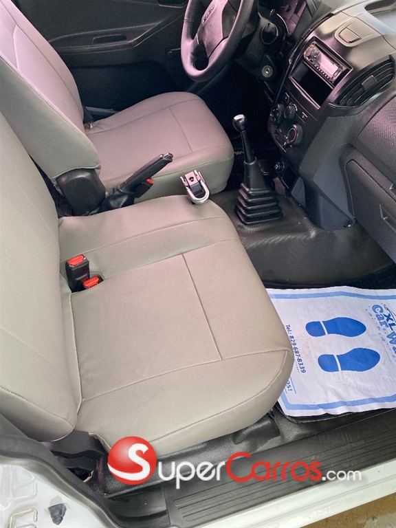2015 Isuzu DMAX — foto 9 / 11