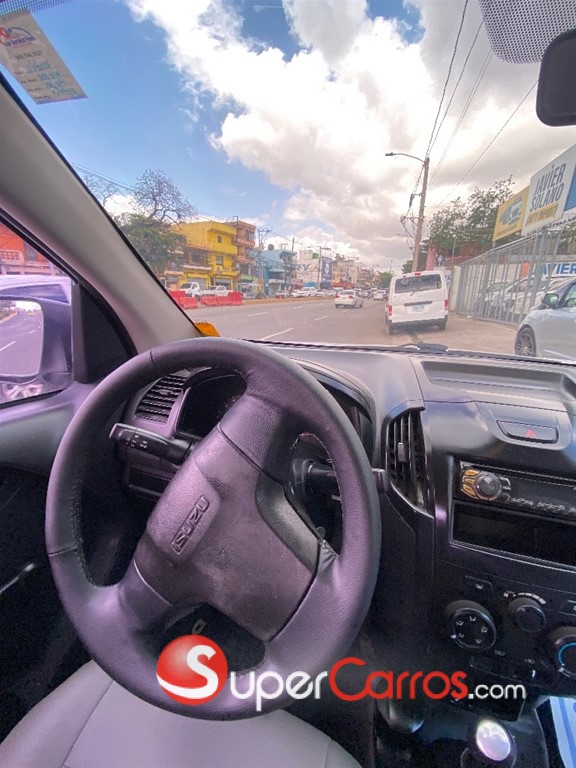 2015 Isuzu DMAX — foto 10 / 11