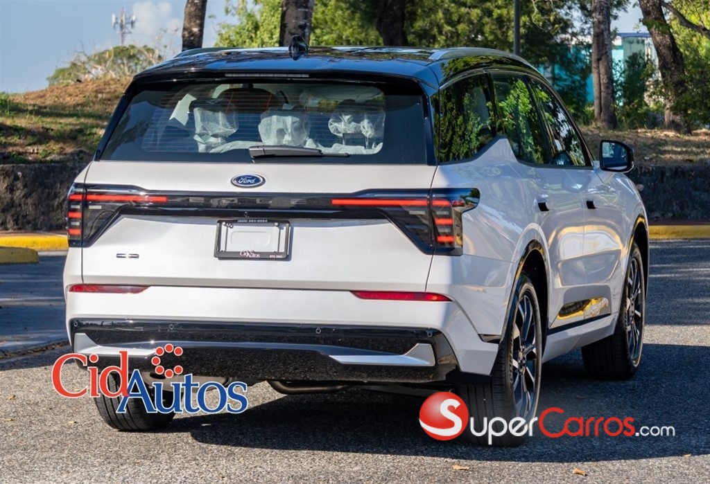 2026 Ford EDGE Titanium — foto 3 / 12