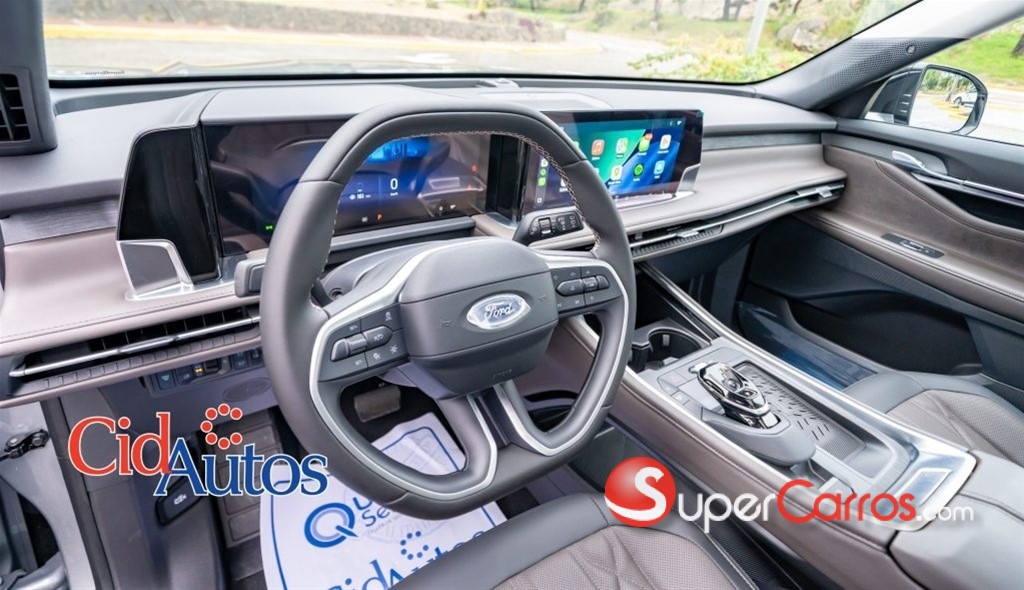 2026 Ford EDGE Titanium — foto 5 / 12