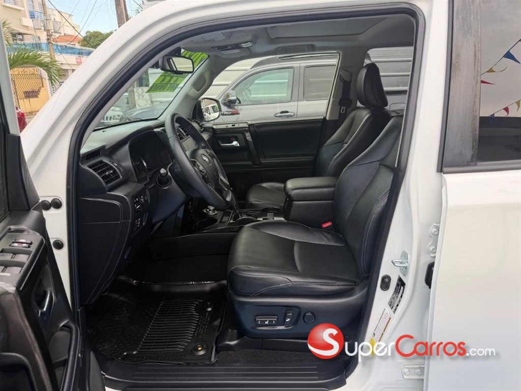 2021 Toyota 4 Runner Limited Nightshade — foto 7 / 12