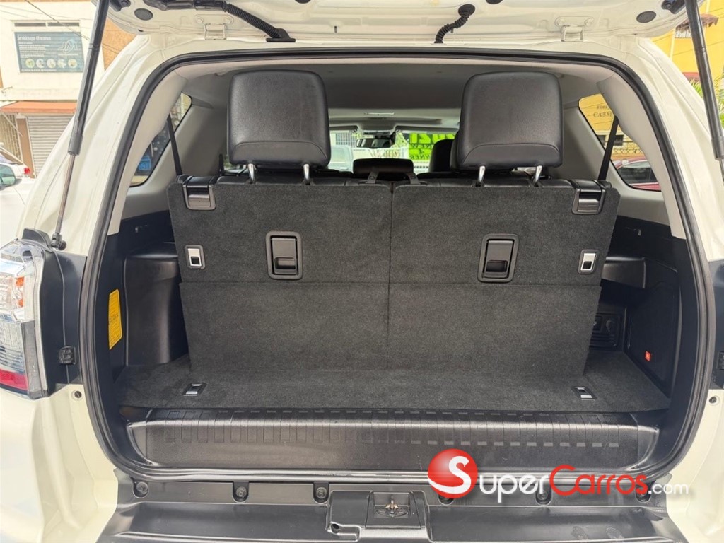 2021 Toyota 4 Runner Limited Nightshade — foto 11 / 12