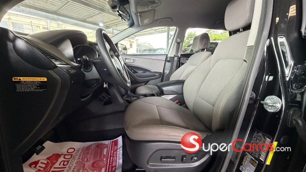 2016 Hyundai Grand Santa Fe — foto 8 / 10