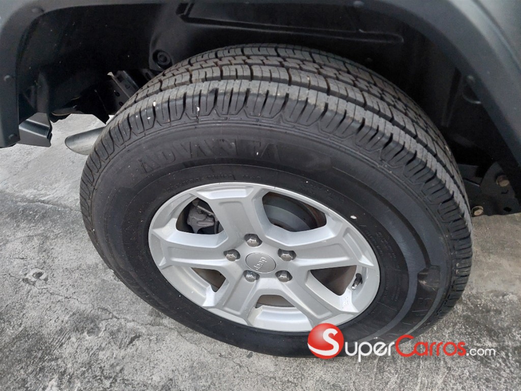 2020 Jeep Wrangler Sport — foto 12 / 12