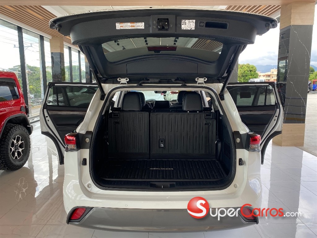 2021 Toyota Highlander Limited — foto 9 / 12