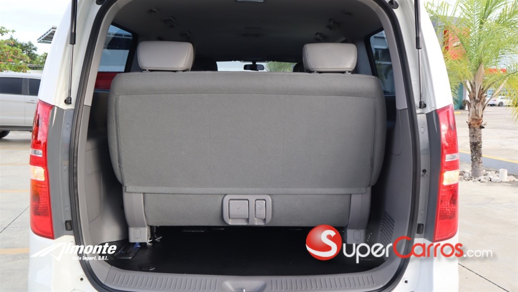 2021 Hyundai Grand Starex — foto 12 / 12