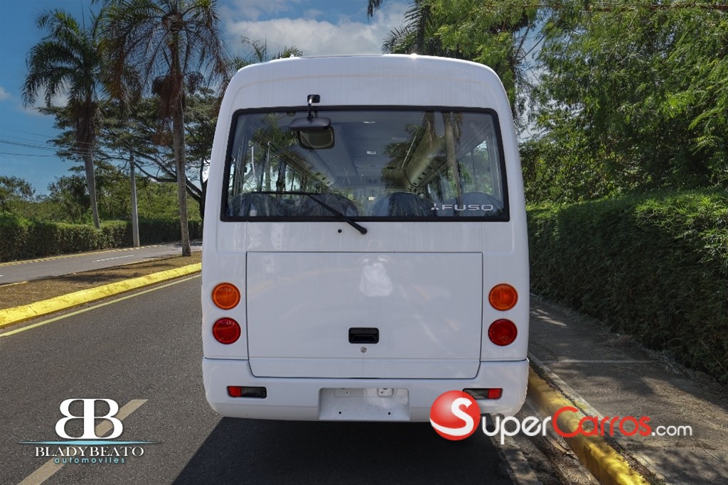 2027 Mitsubishi Motors Rosa — foto 8 / 10