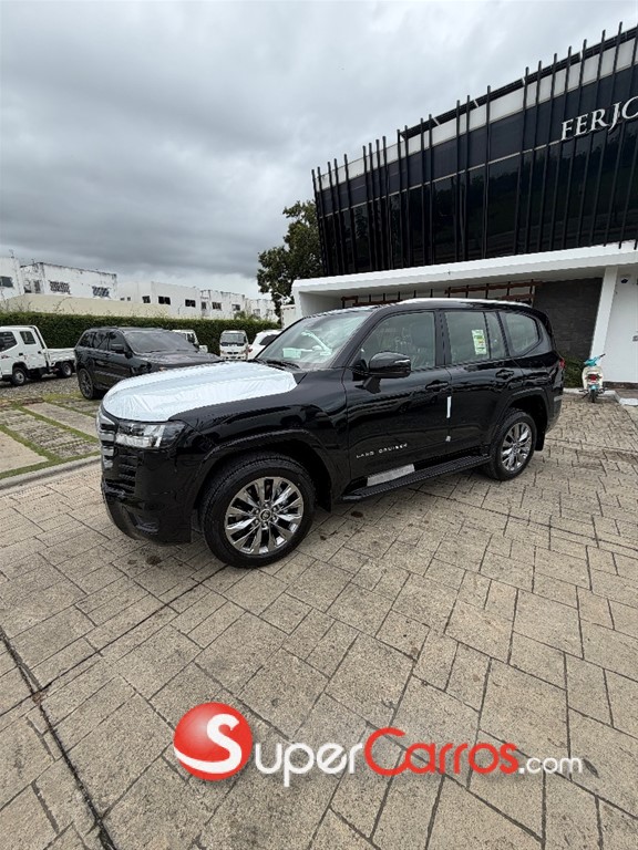 2026 Toyota Land Cruiser 300 GXR — foto 2 / 11