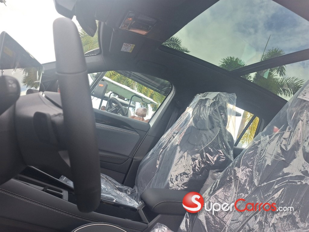 2026 Volkswagen Tiguan R Design — foto 5 / 8