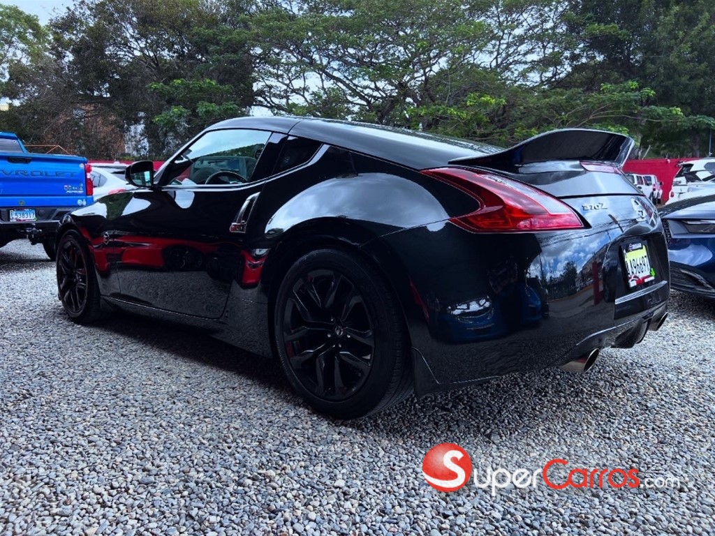 2020 Nissan 370-Z — foto 6 / 12