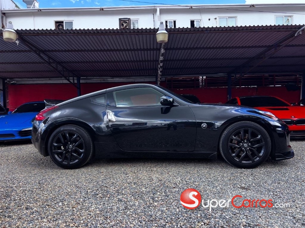 2020 Nissan 370-Z — foto 7 / 12