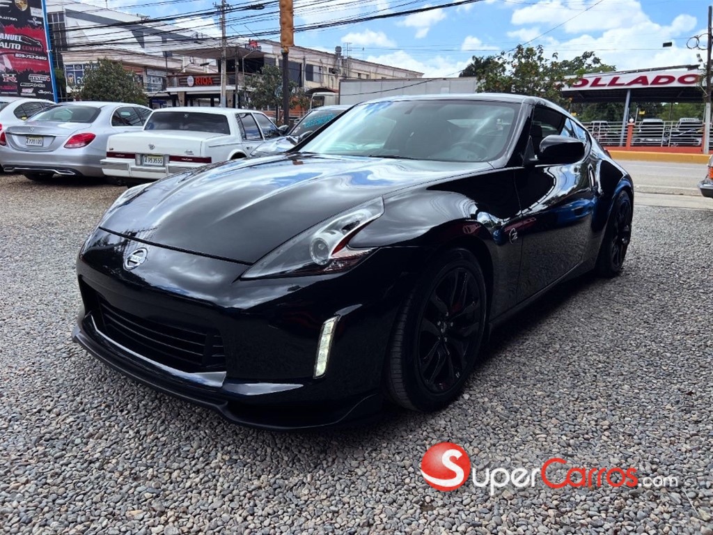 2020 Nissan 370-Z — foto 9 / 12