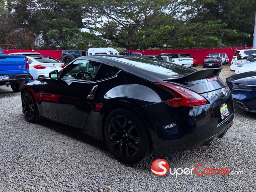 2020 Nissan 370-Z — foto 11 / 12
