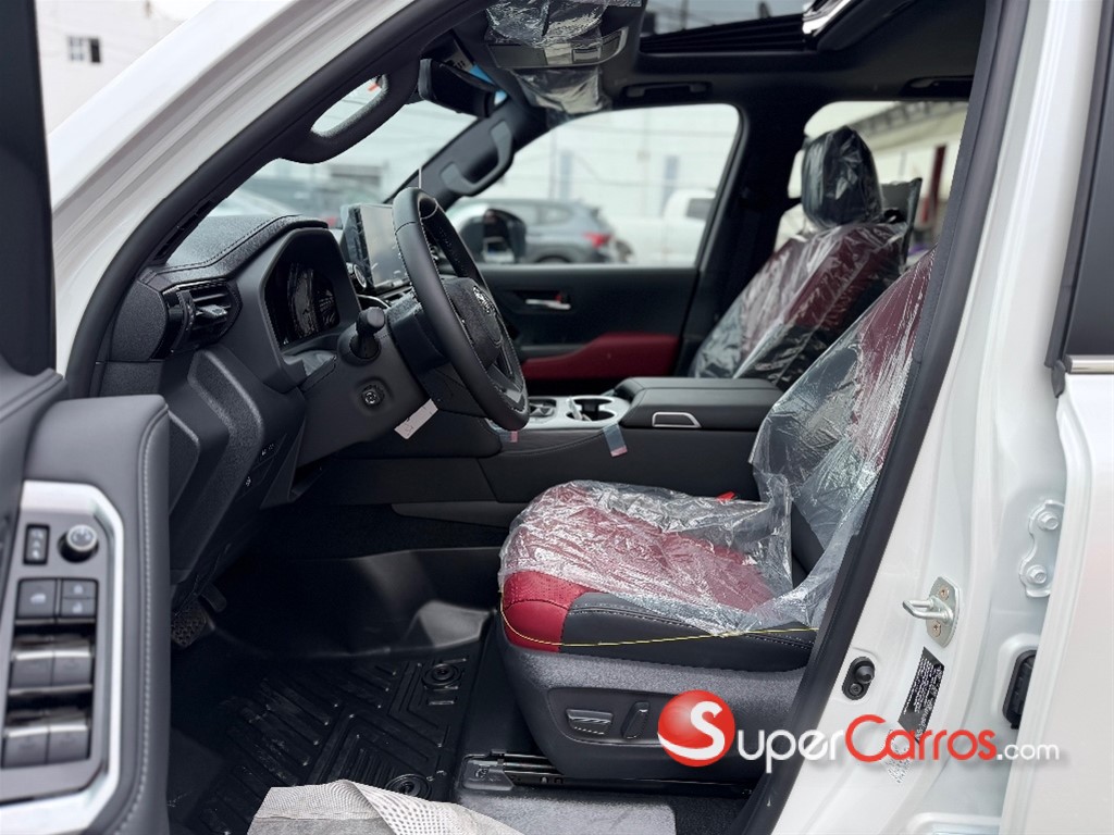 2027 Toyota Land Cruiser 70 ANIVERSARIO — foto 6 / 12