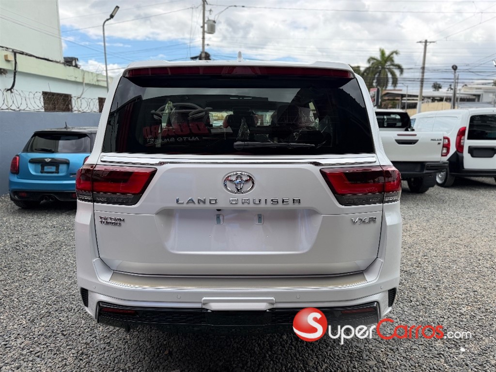 2027 Toyota Land Cruiser 70 ANIVERSARIO — foto 10 / 12