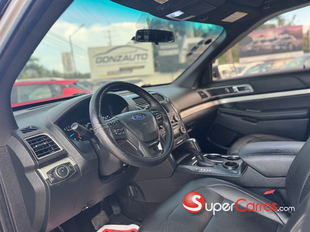 2016 Ford Explorer XLT — foto 6 / 11