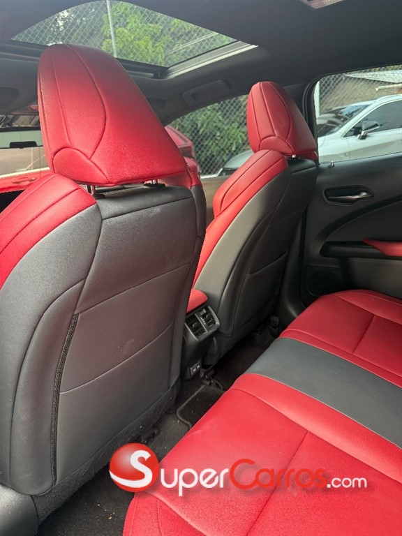2024 Lexus UX 250H F Sport FWD — foto 8 / 9
