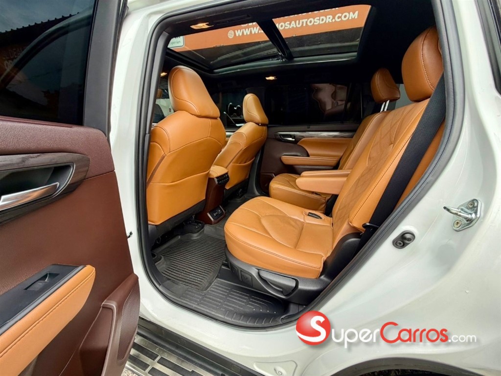 2022 Toyota Highlander Platinum — foto 10 / 11