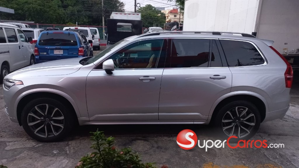 2019 Volvo XC90 Momentum T6 — foto 7 / 11