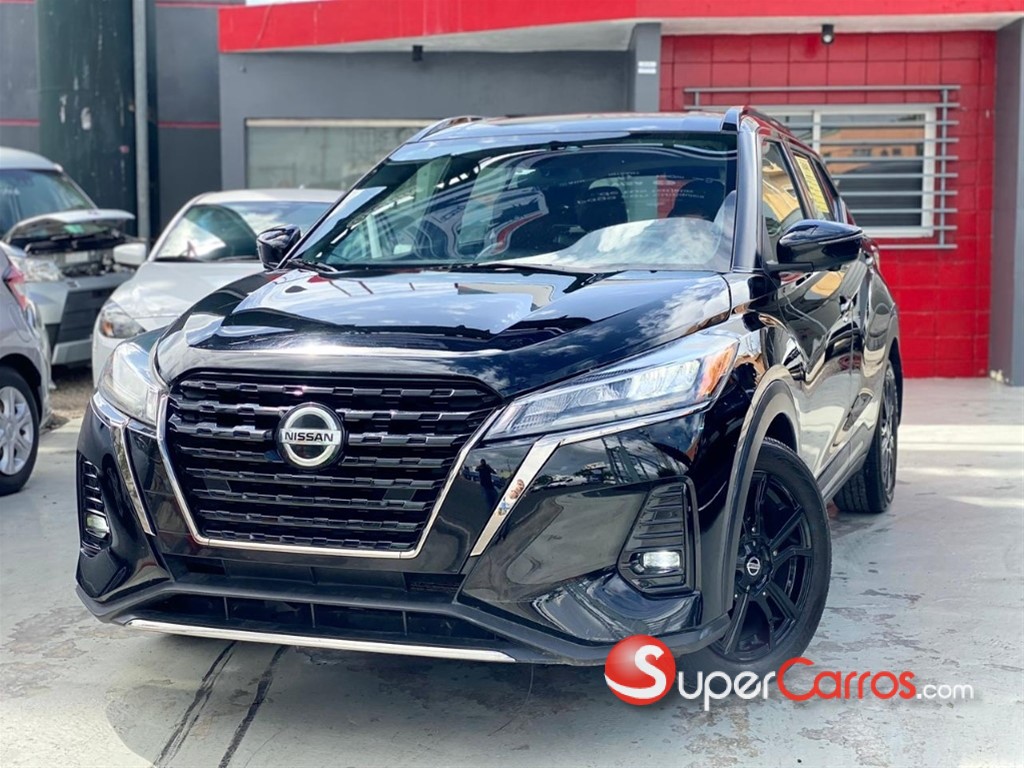 2021 Nissan Kicks SR