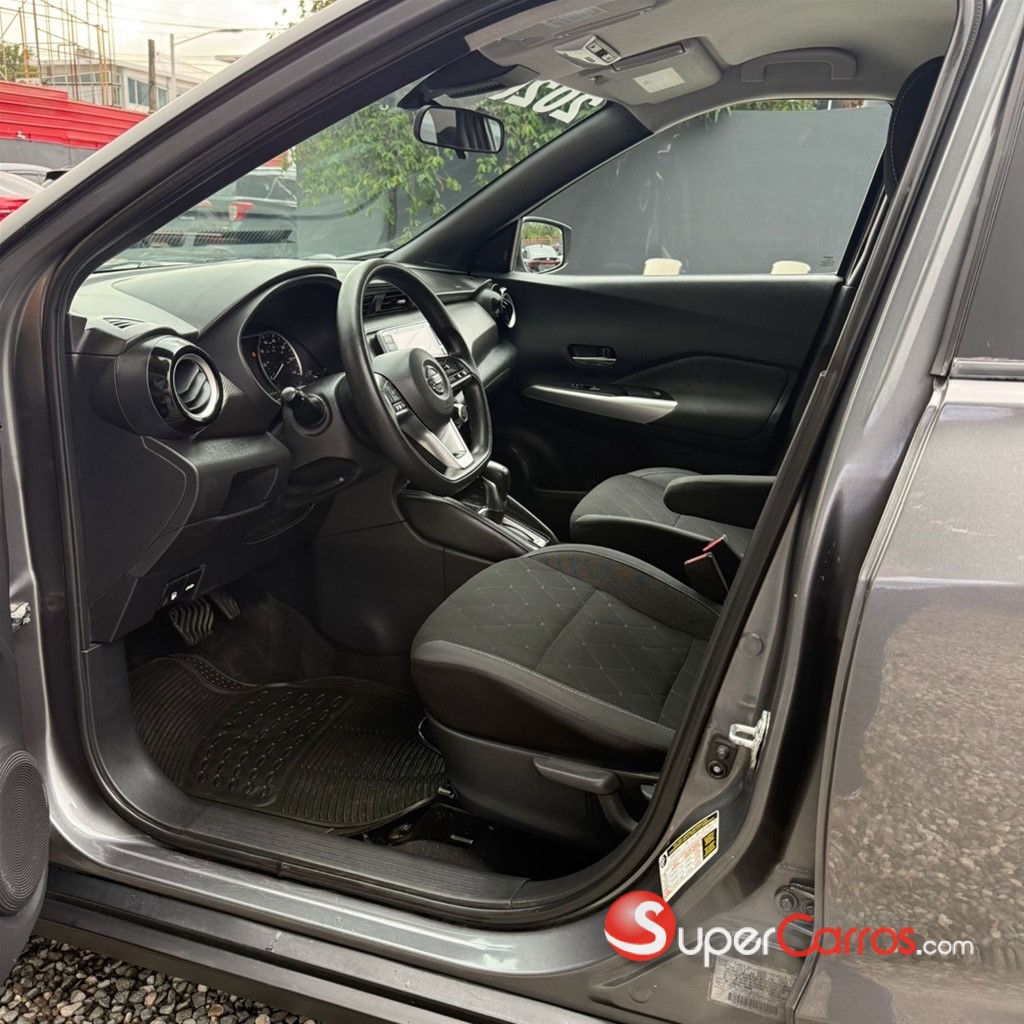 2020 Nissan Kicks SV — foto 6 / 12