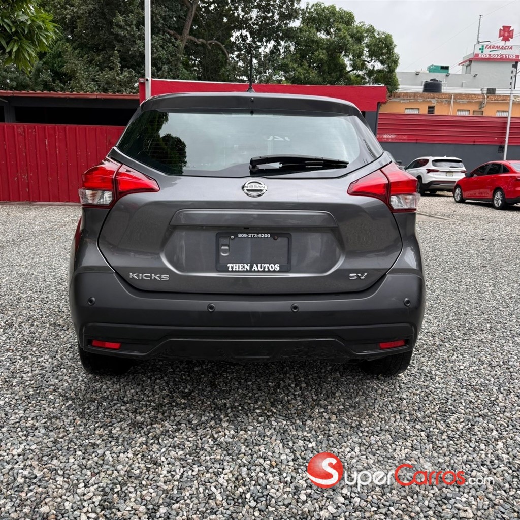 2020 Nissan Kicks SV — foto 8 / 12