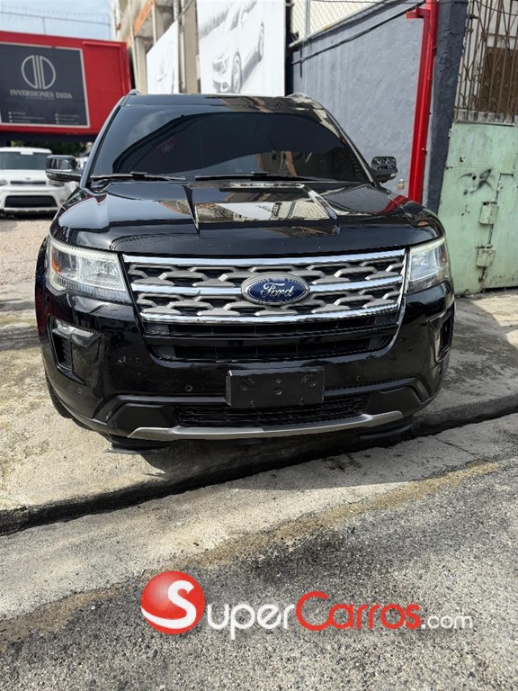 2018 Ford Explorer XLT — foto 2 / 10