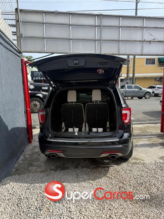 2018 Ford Explorer XLT — foto 6 / 10