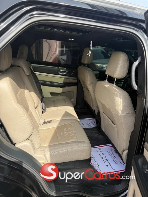2018 Ford Explorer XLT — foto 7 / 10