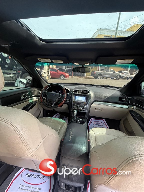 2018 Ford Explorer XLT — foto 8 / 10
