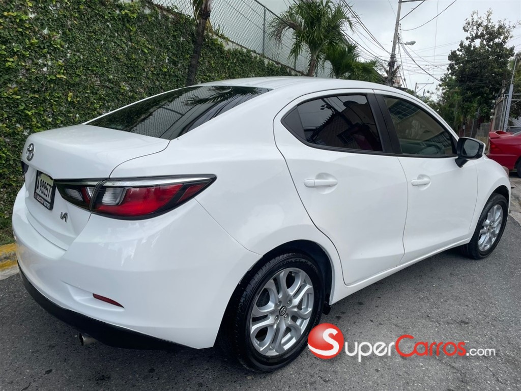 2017 Toyota Yaris iA — foto 4 / 10