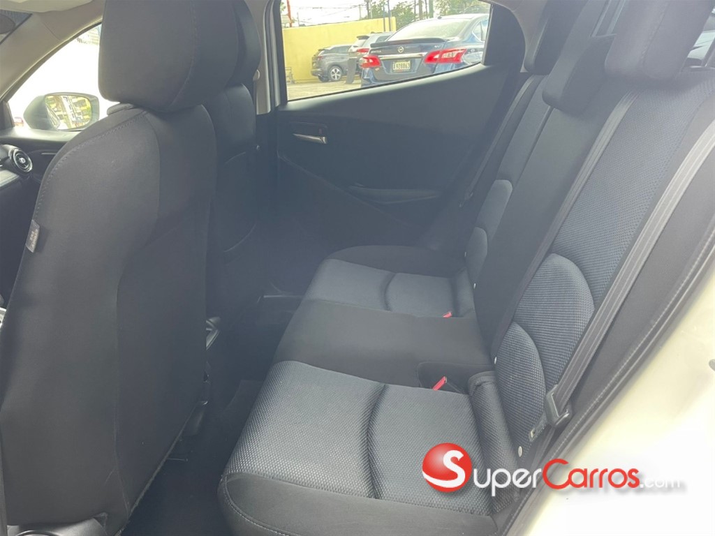 2017 Toyota Yaris iA — foto 8 / 10
