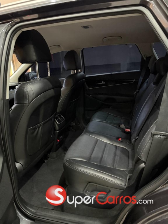 2020 Kia Sorento — foto 6 / 12