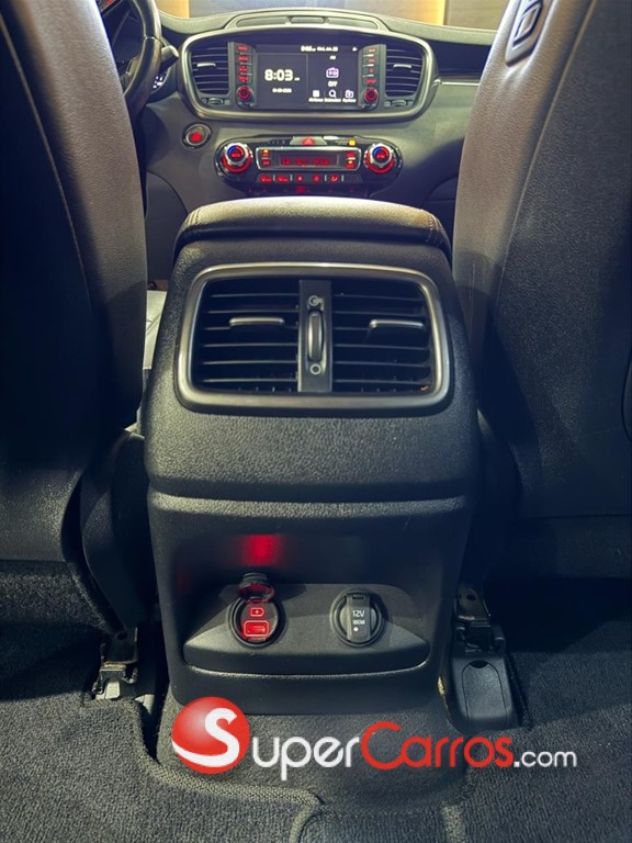 2020 Kia Sorento — foto 8 / 12