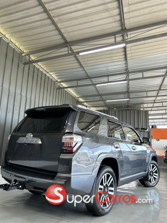2020 Toyota 4 Runner Limited — foto 4 / 10