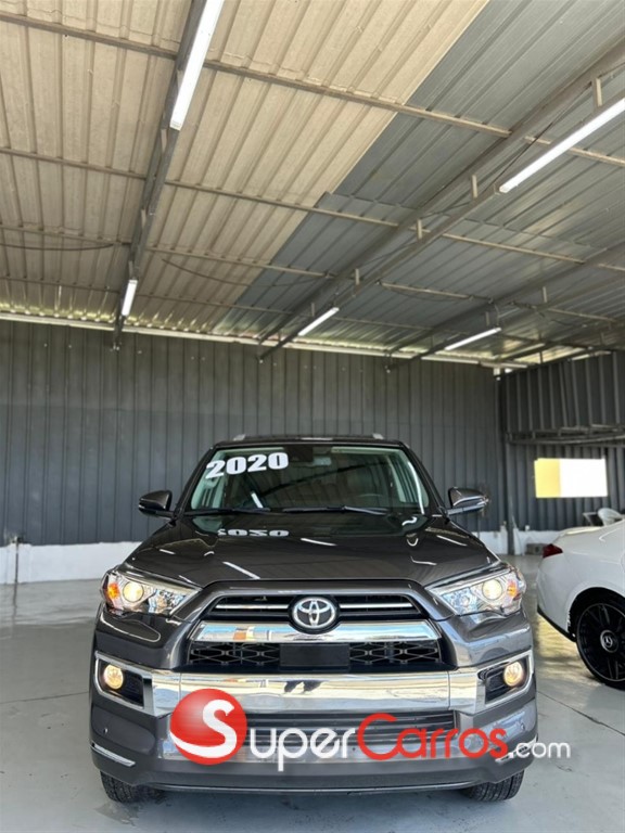2020 Toyota 4 Runner Limited — foto 8 / 10