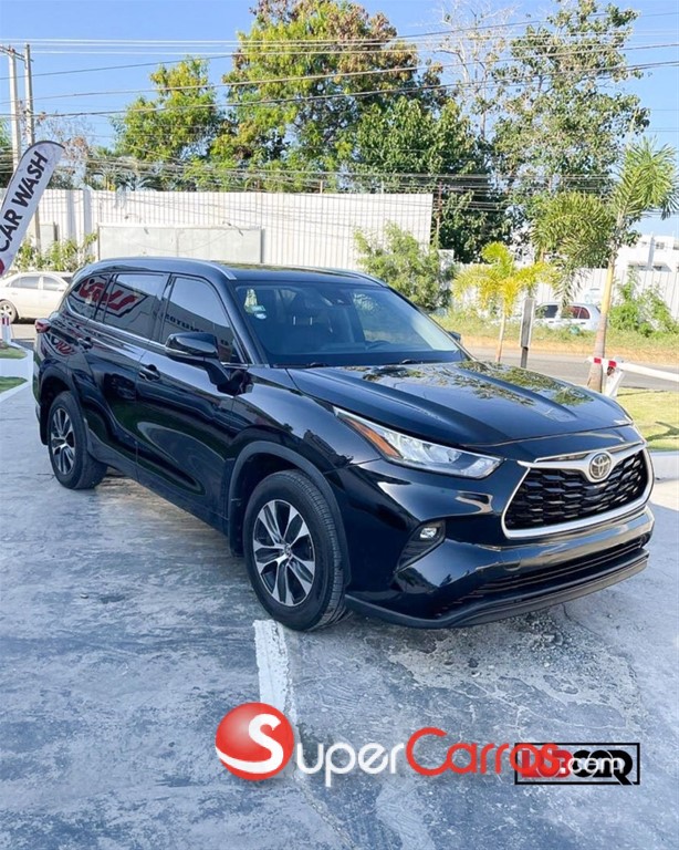 2021 Toyota Highlander XLE — foto 3 / 7