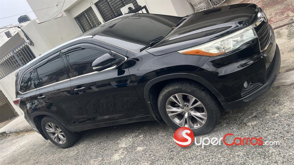 2015 Toyota Highlander XLE — foto 3 / 5