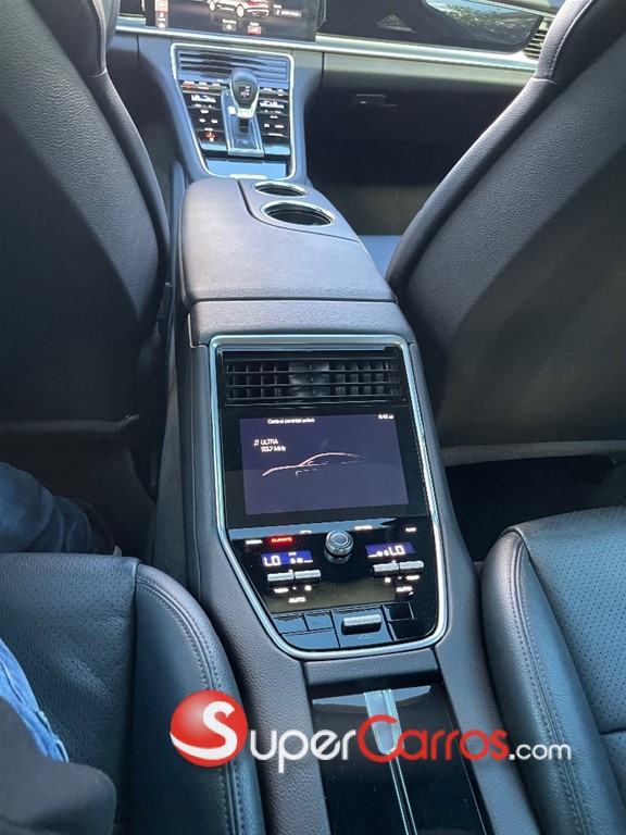 2018 Porsche Panamera — foto 7 / 12