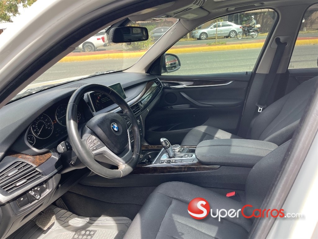 2016 BMW X 5 SDrive 35i — foto 8 / 8