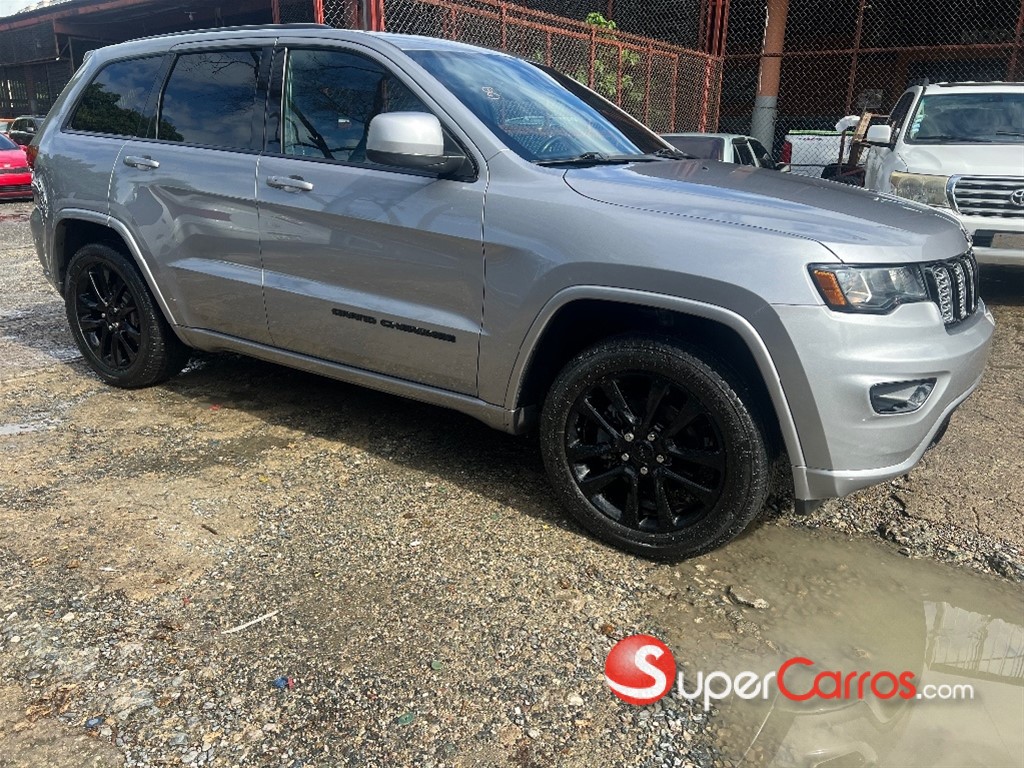 2020 Jeep Grand Cherokee Altitude — foto 3 / 12
