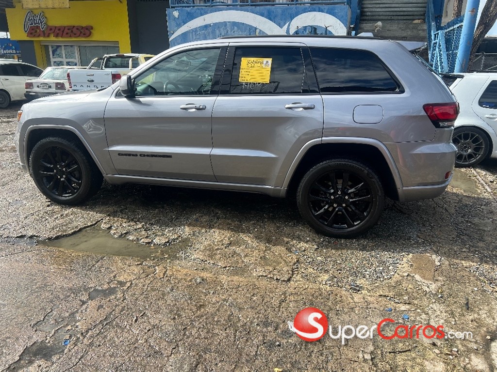 2020 Jeep Grand Cherokee Altitude — foto 6 / 12