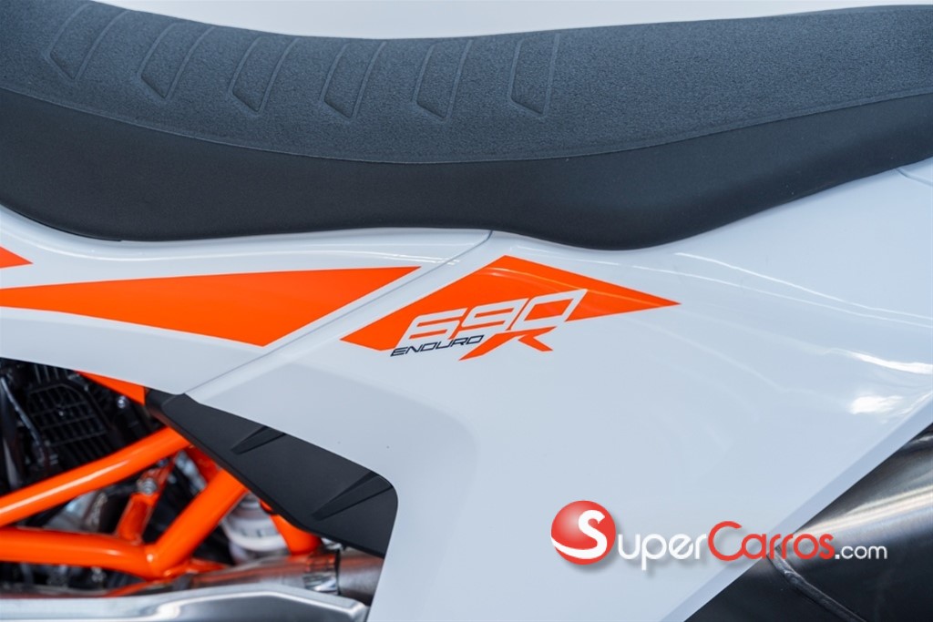 2026 KTM 690 — foto 6 / 12