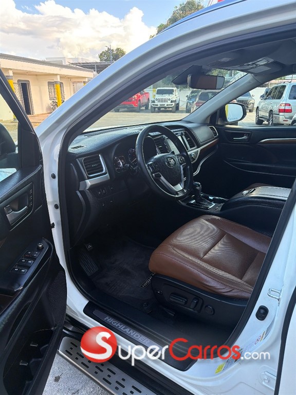 2017 Toyota Highlander Limited — foto 4 / 12