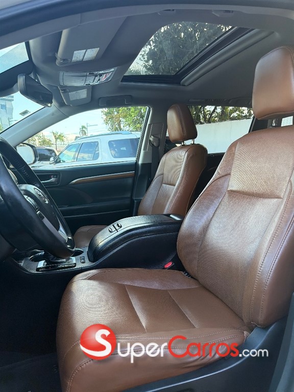 2017 Toyota Highlander Limited — foto 6 / 12
