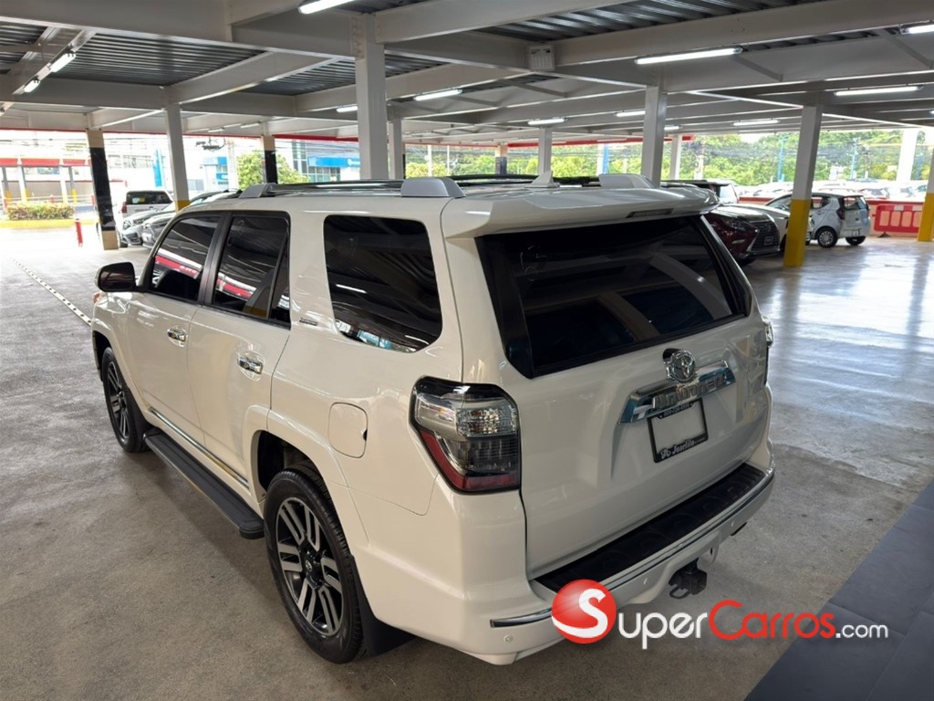 2010 Toyota 4 Runner SR5 — foto 4 / 12