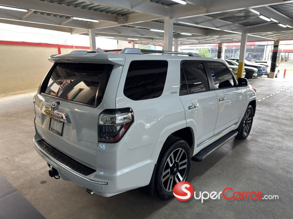 2010 Toyota 4 Runner SR5 — foto 5 / 12