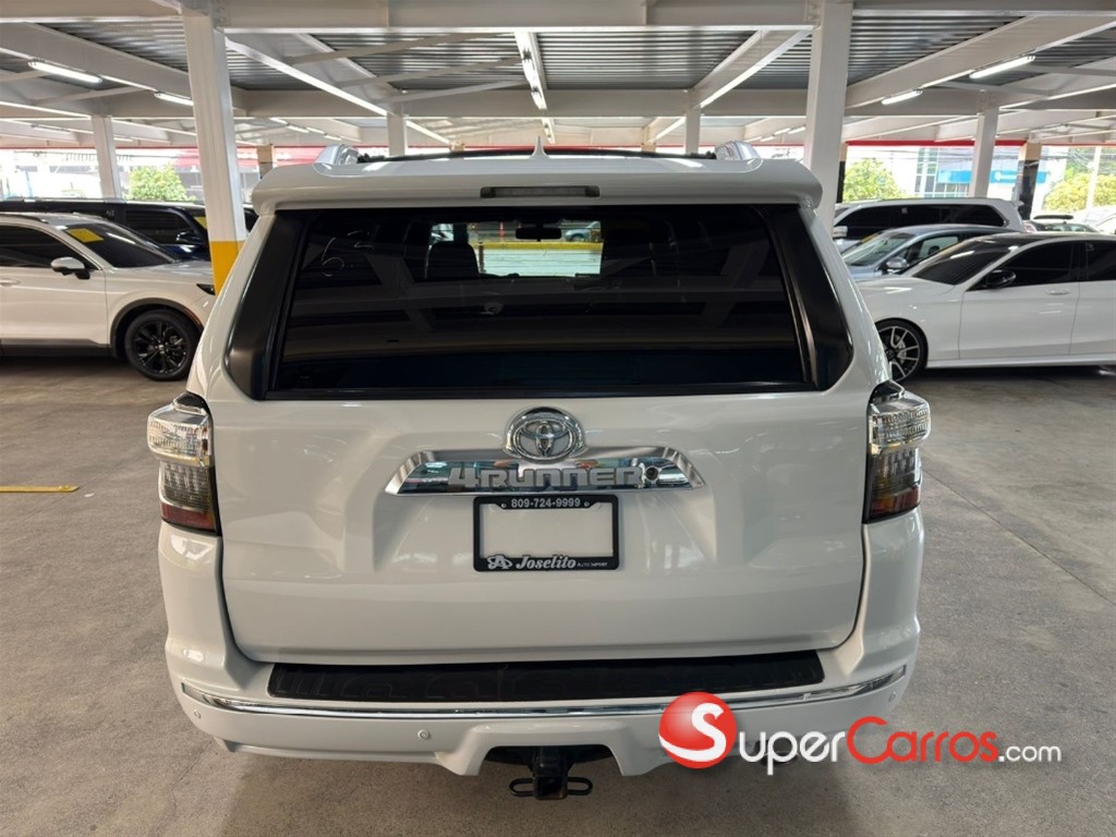 2010 Toyota 4 Runner SR5 — foto 6 / 12