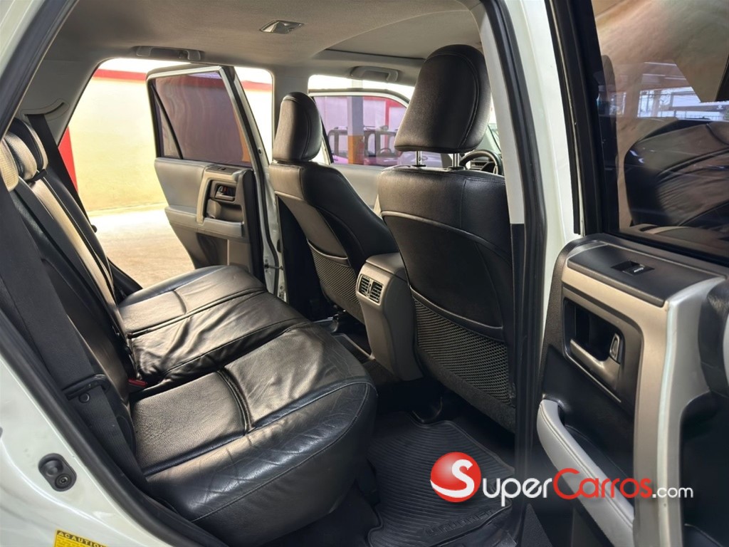 2010 Toyota 4 Runner SR5 — foto 7 / 12