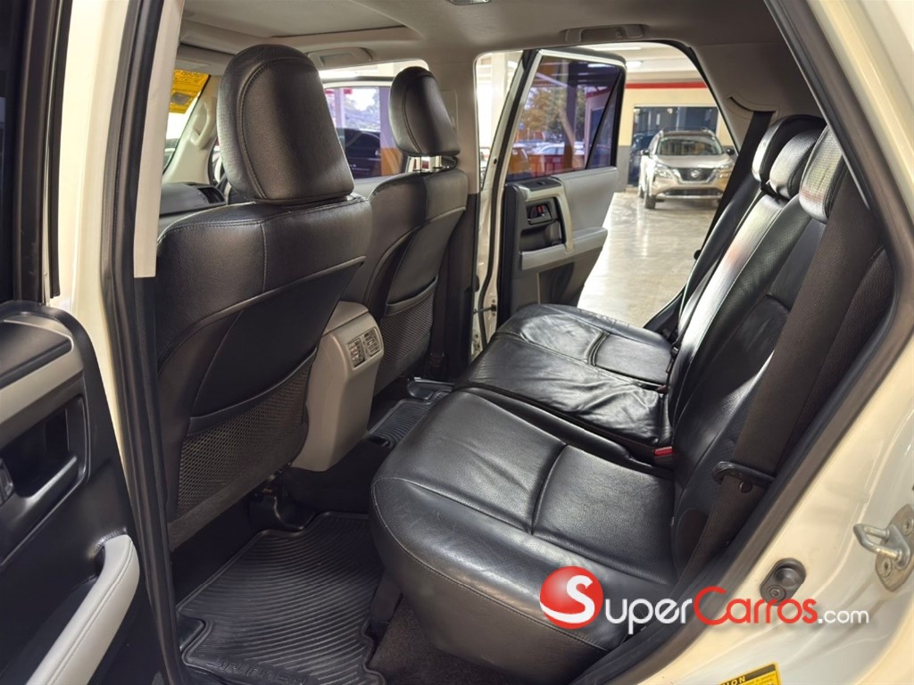 2010 Toyota 4 Runner SR5 — foto 8 / 12
